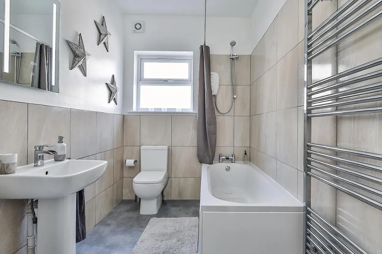 Hidden Gem-Open To Book-Super Location Vila Sheffield Casa de Férias