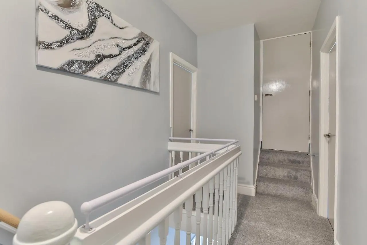 Hidden Gem-Open To Book-Super Location Vila Sheffield 0*,